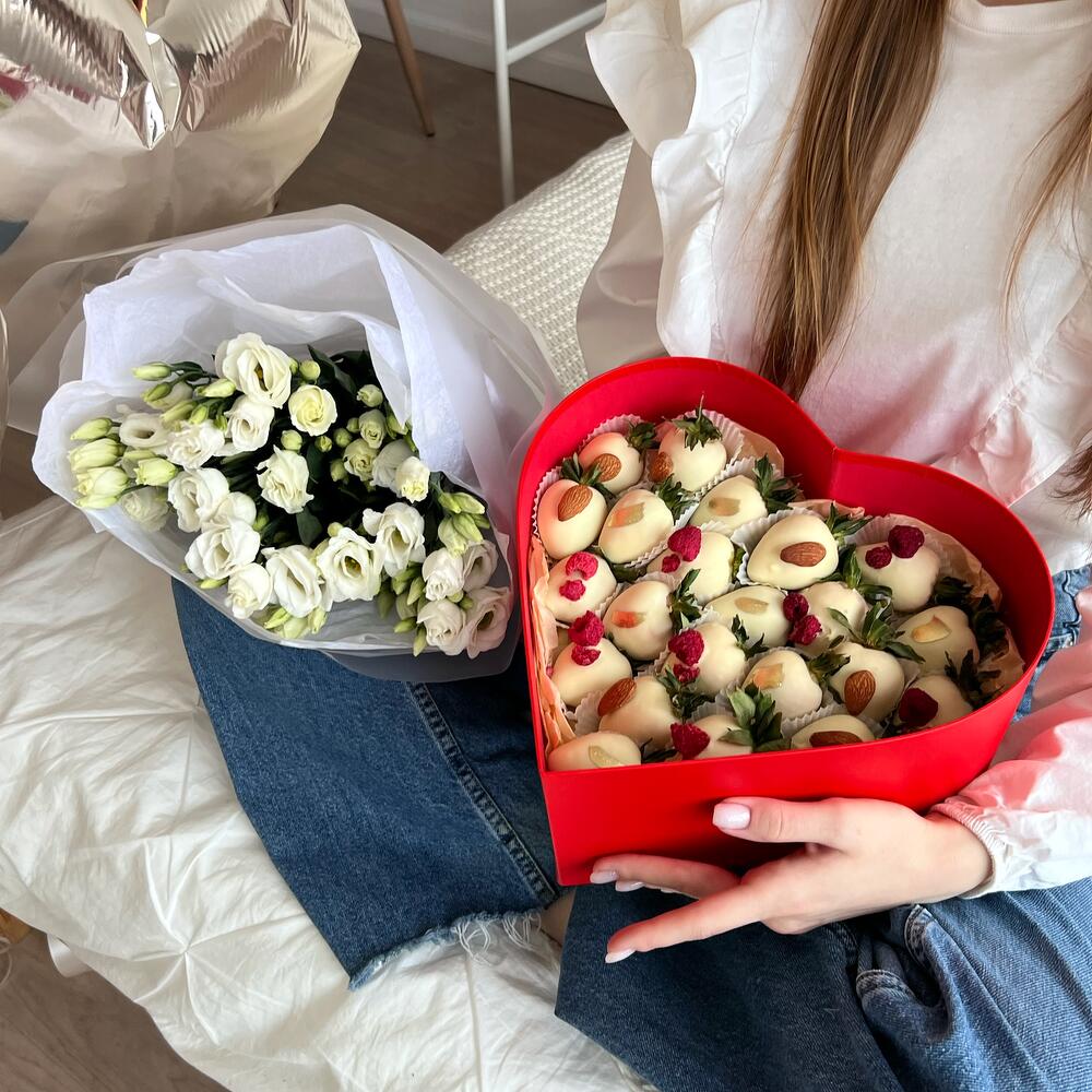 шары и клубника в шоколаде КОМБО НАБОР 12 шары и клубника в шоколаде КОМБО НАБОР 12